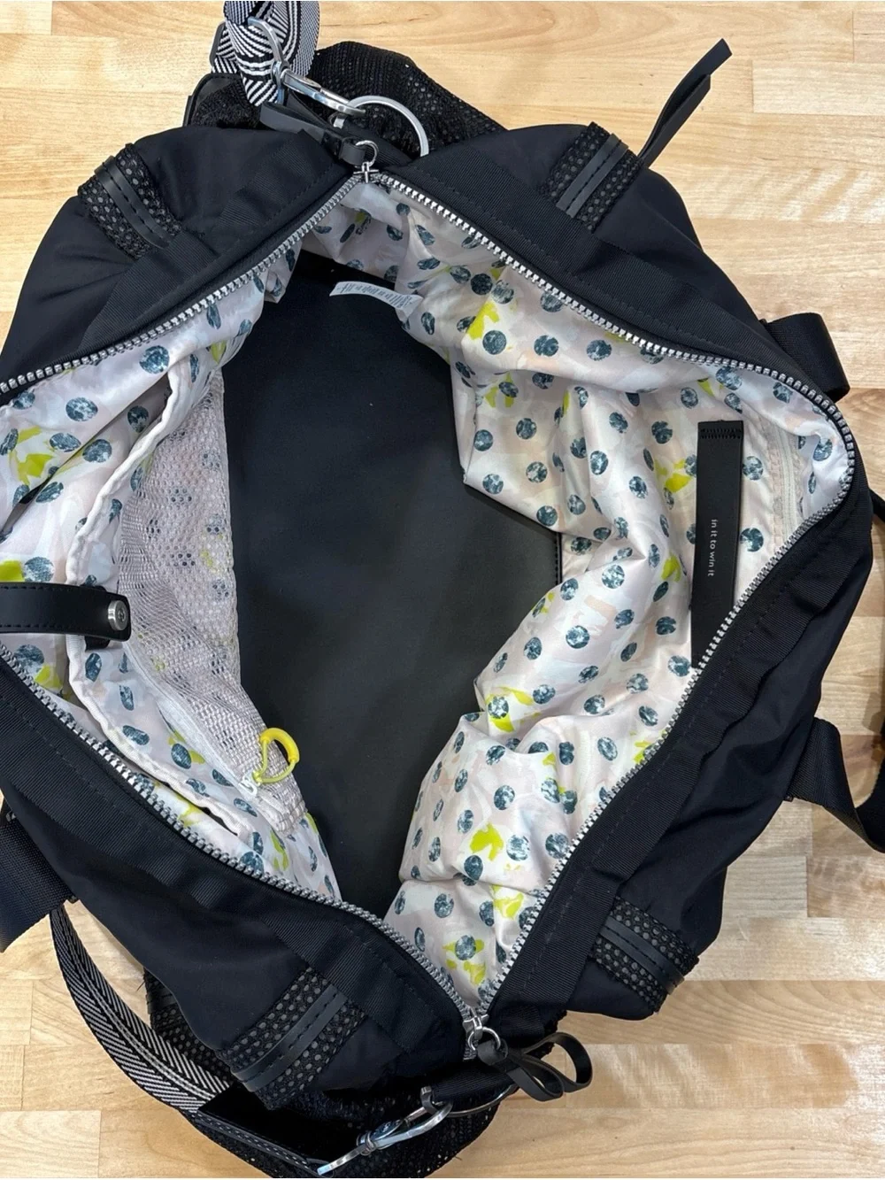 Lululemon athleta  Medium Black 25L heavy Nylon Duffle Bag Pink Lining Pockets